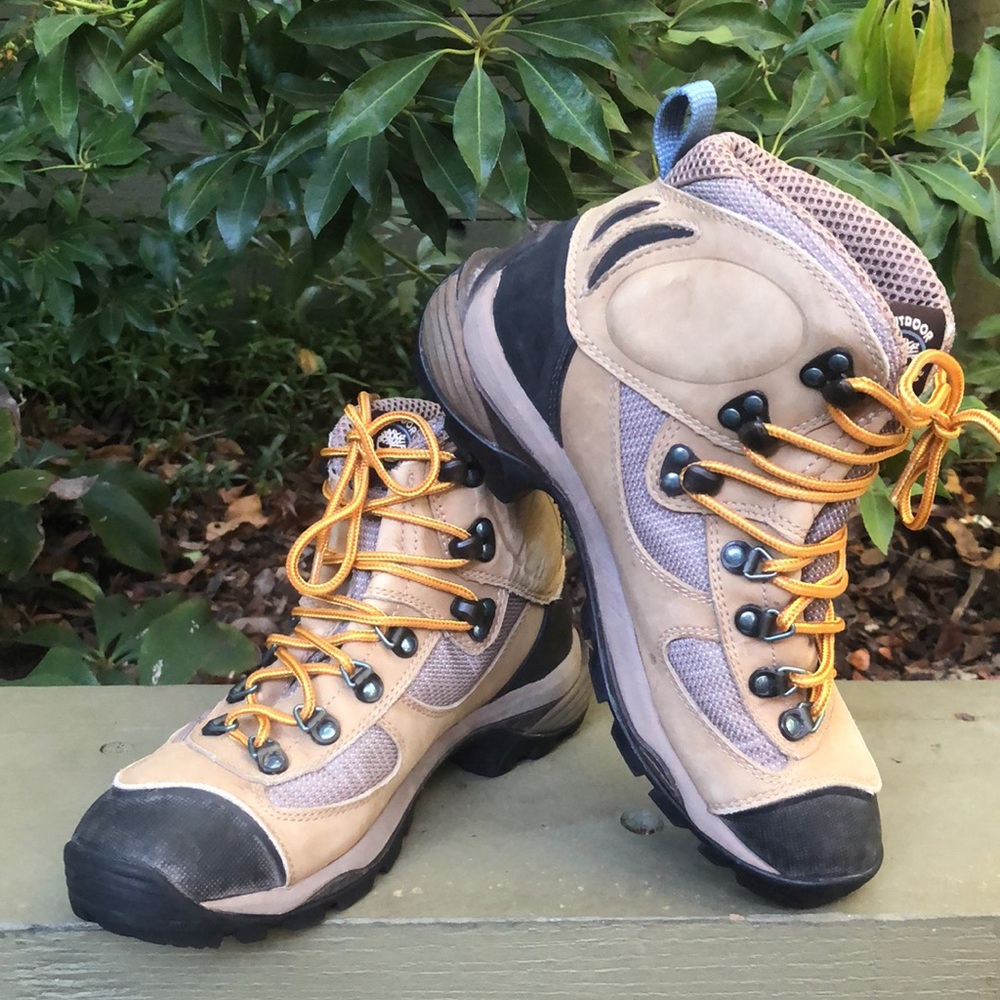 TIMBERLAND Outdoor Performance Vibram Hiking Boots- Waterproof, Tan/Black- 6.5 M